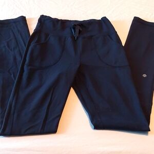 Lululemon women's 8 high rise straight leg yoga pants